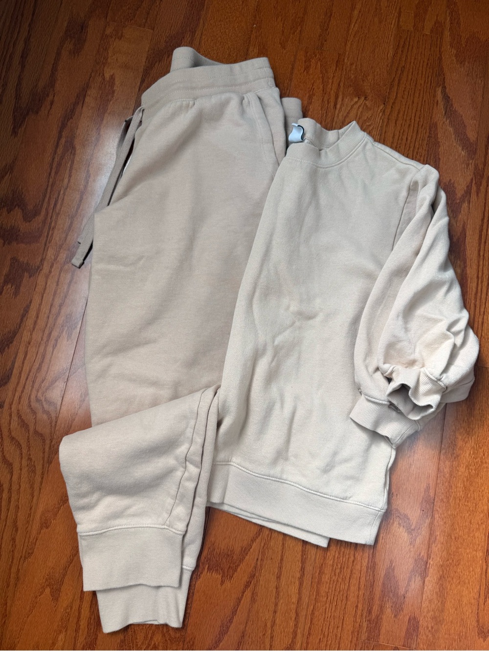 Amazon Essentials Tan Sweatshirt & Joggers Set